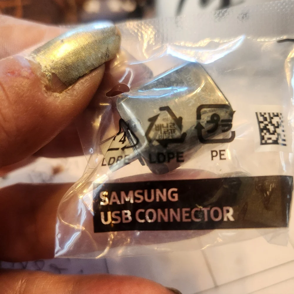 Samsung Silver USB Connector